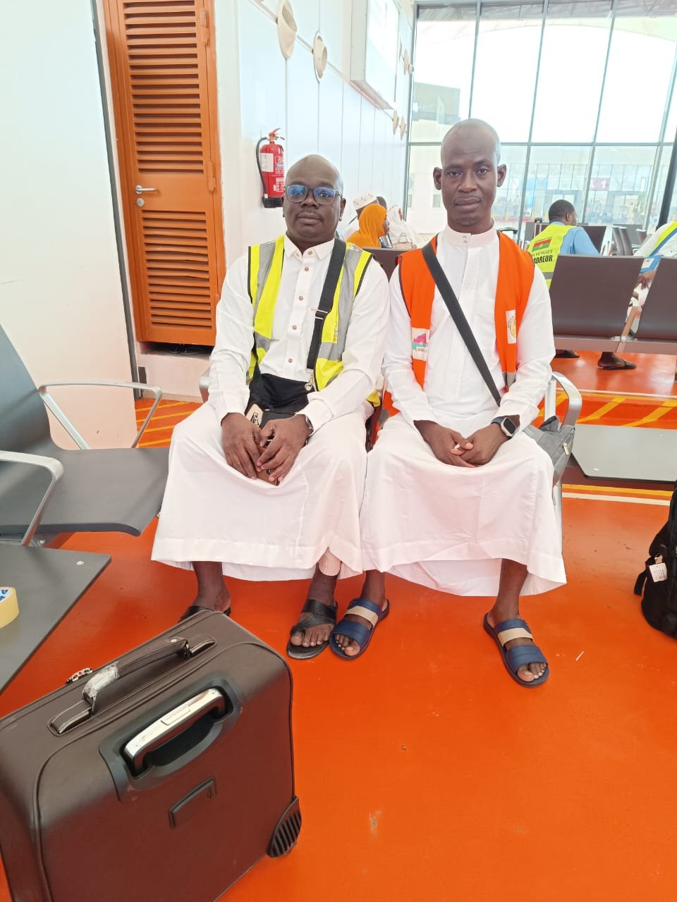 Équipe Massida Services à l'aéroport pour le départ du Hadj